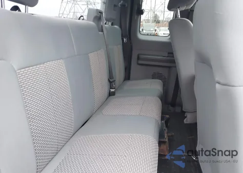 2011 Ford F-250 Xl z USA, uszkodzony, nr VIN 1FT7X2B66BEA70504